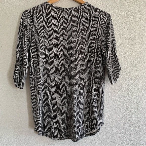 41 Hawthorn Chevron Pattern Half Sleeve Top - Picture 2 of 7